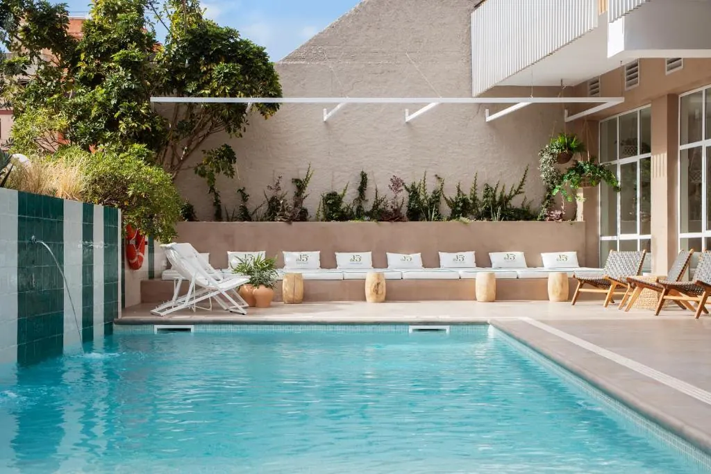 Piscina do The 15th Boutique Hotel